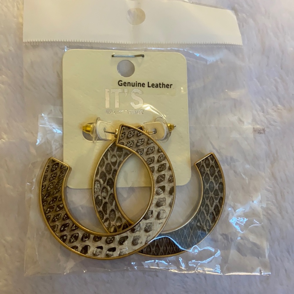 BRAND NEW SNAKE PRINT HOOPS!!! SPOT ON FOR GIFTING!!